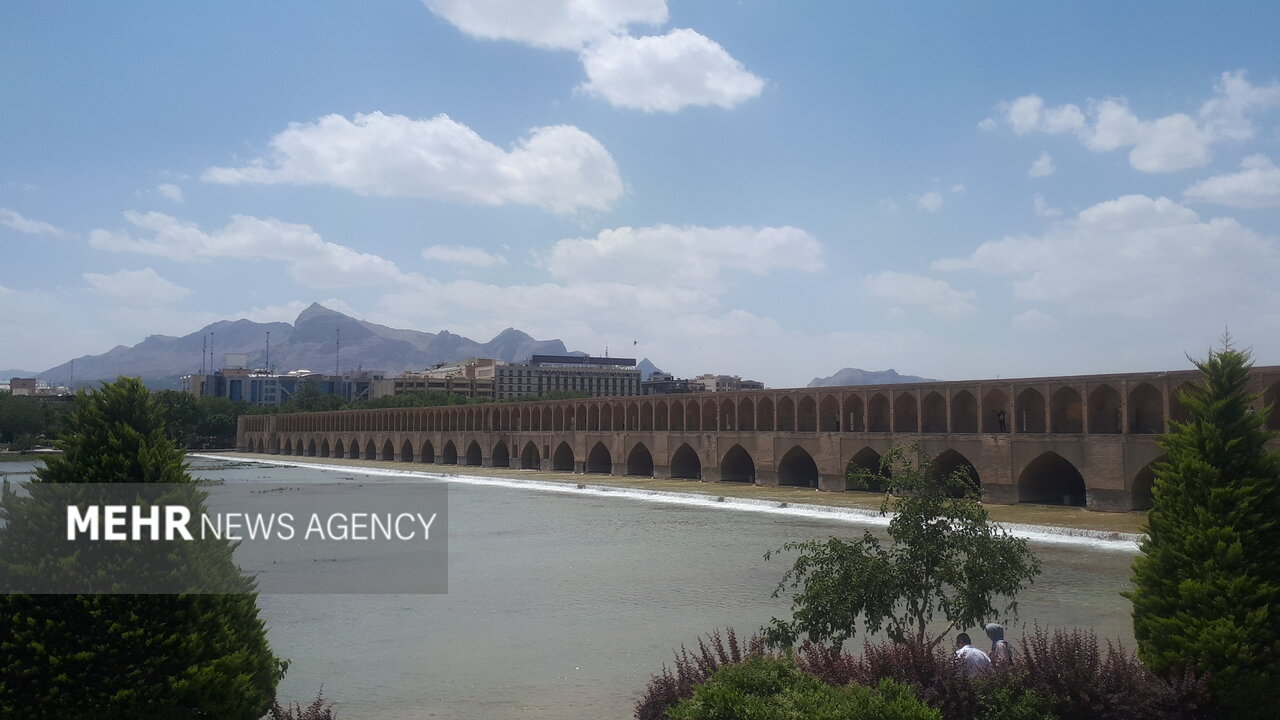شاخص هوای اصفهان در وضعیت قابل قبول؛ میانگین AQI به عدد ۵۳ رسید