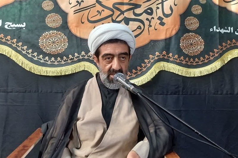 امام جمعه موقت اردستان: دلبستگی به دنیا، مانع بزرگ یاری امام حسین(ع) بود