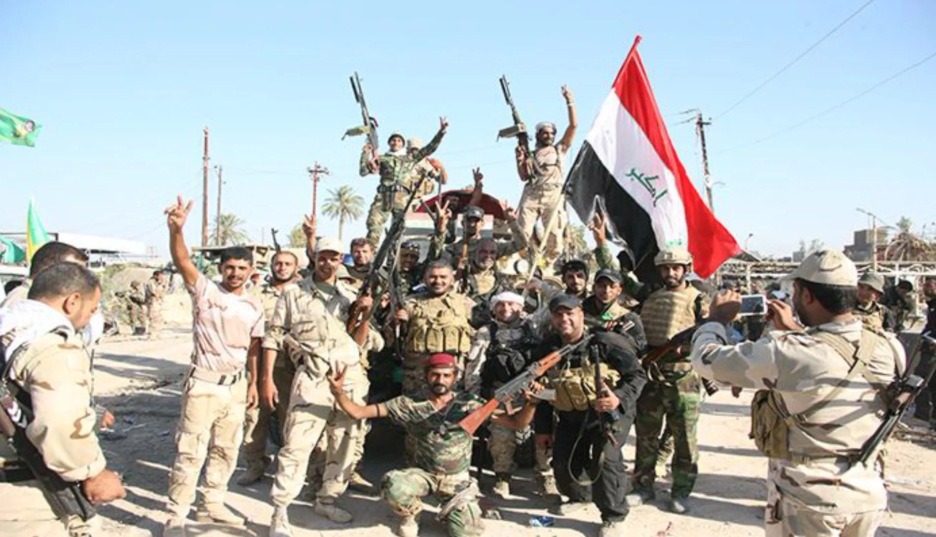 تشدید استحکامات حشد شعبی در گذرگاه طریبیل؛ انهدام مواضع داعش در صحرای الرطبه