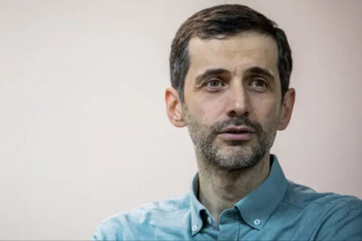 مشاور رسانه‌ای رئیس‌جمهور: موفقیت دولت، موفقیت ایران است؛ تورم در شرایط کنونی ناگزیر است