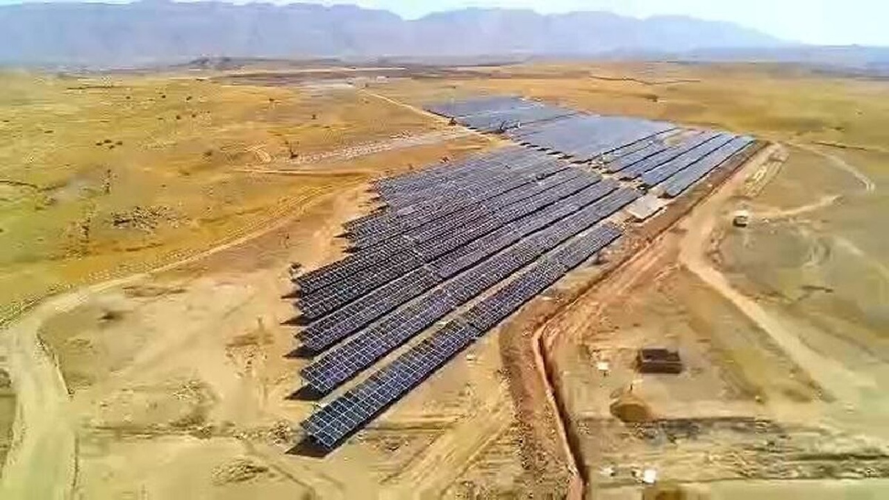 نیروگاه خورشیدی ۴.۵ مگاواتی شهرک صنعتی خرم‌آباد به‌زودی وارد مدار می‌شود