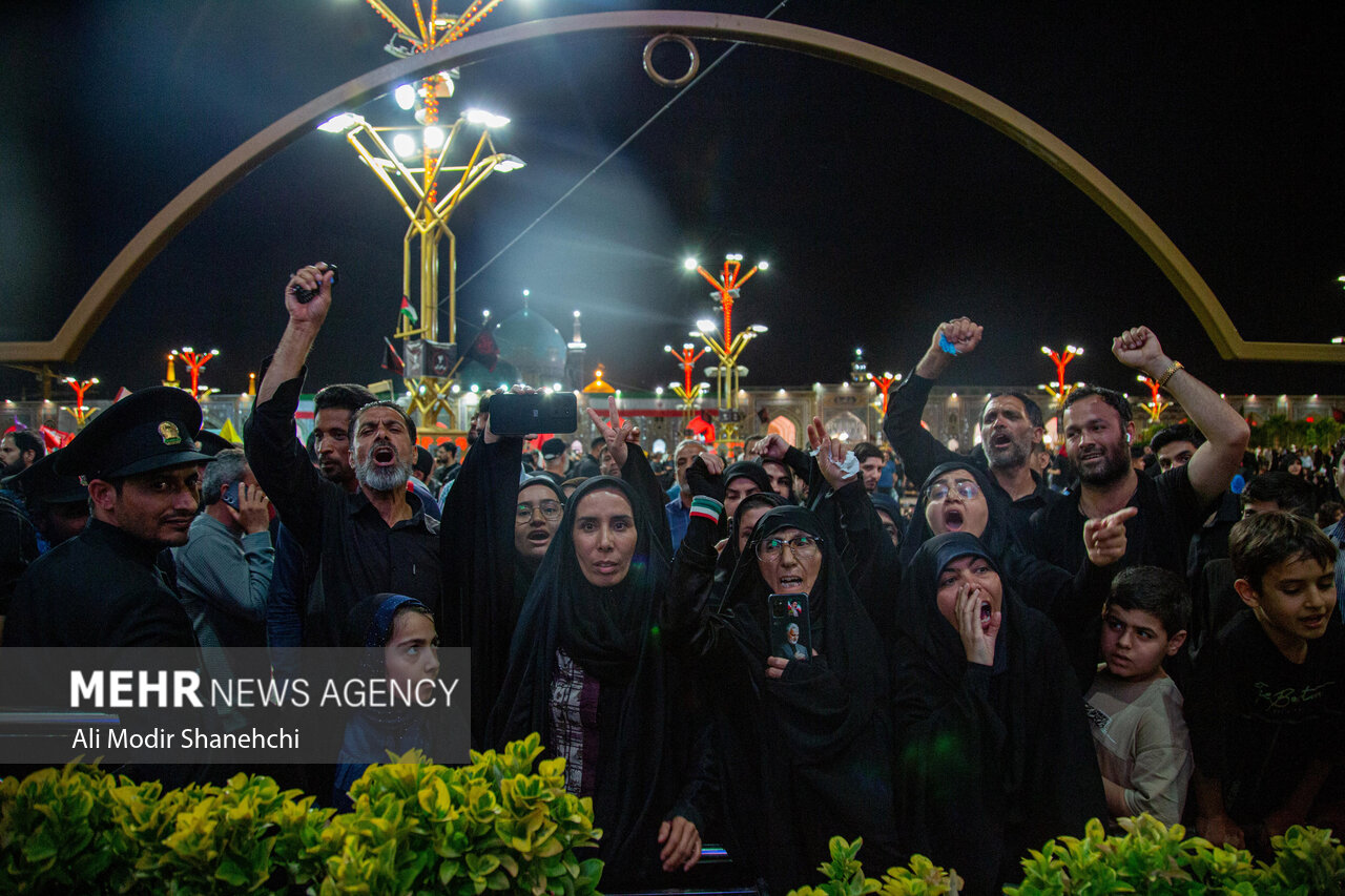 ویدیو | روضه خوانی شورانگیز دهه پایانی صفر در آستان امام رضا (ع)