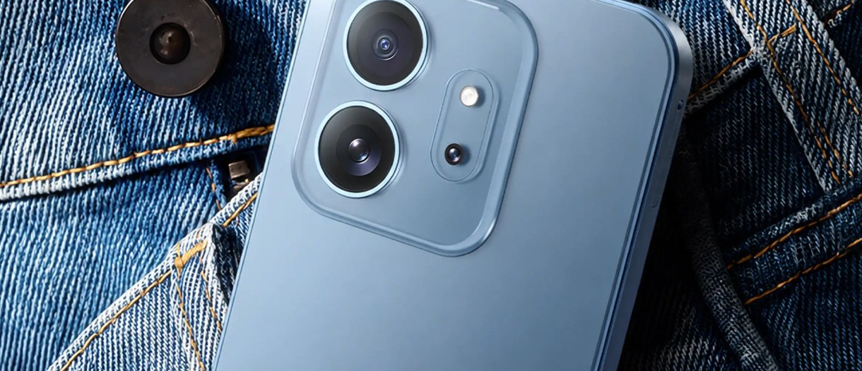 اولین تصاویر رسمی گوشی‌های بولت Ace 5G و Evo 4G منتشر شد