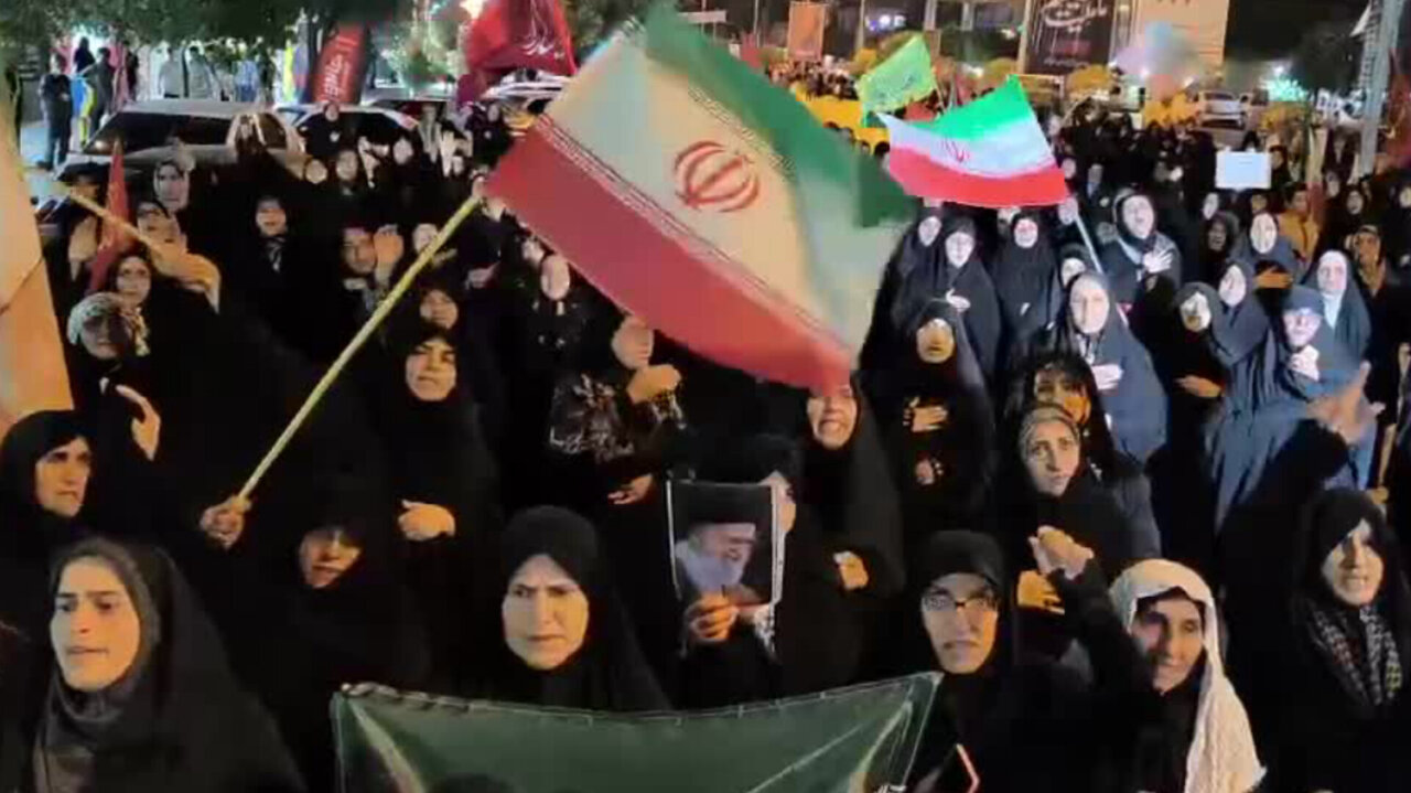 شب پرشور نکایی‌ها؛ بازخوانی عهد دیرین با آرمان‌های انقلاب