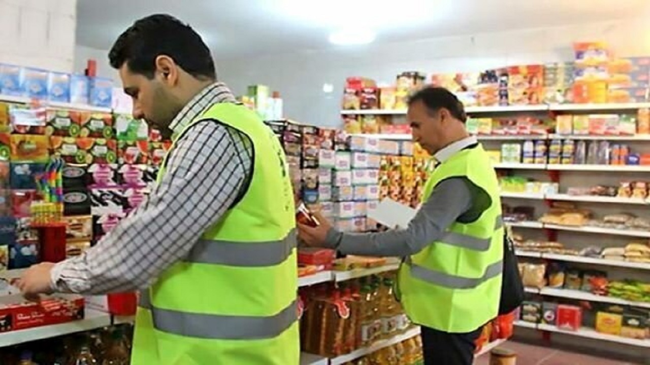 تشدید نظارت بر بازار قم؛ ۱۴ هزار بازرسی صنفی و پلمب ۴۵ واحد متخلف