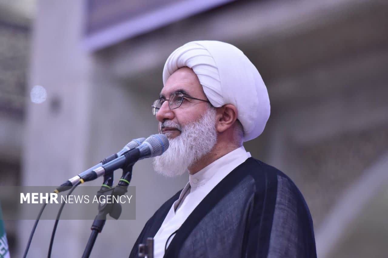 خطیب نماز جمعه تهران: مدرسه و معلم در خط مقدم صیانت از هویت دینی نسل آینده هستند