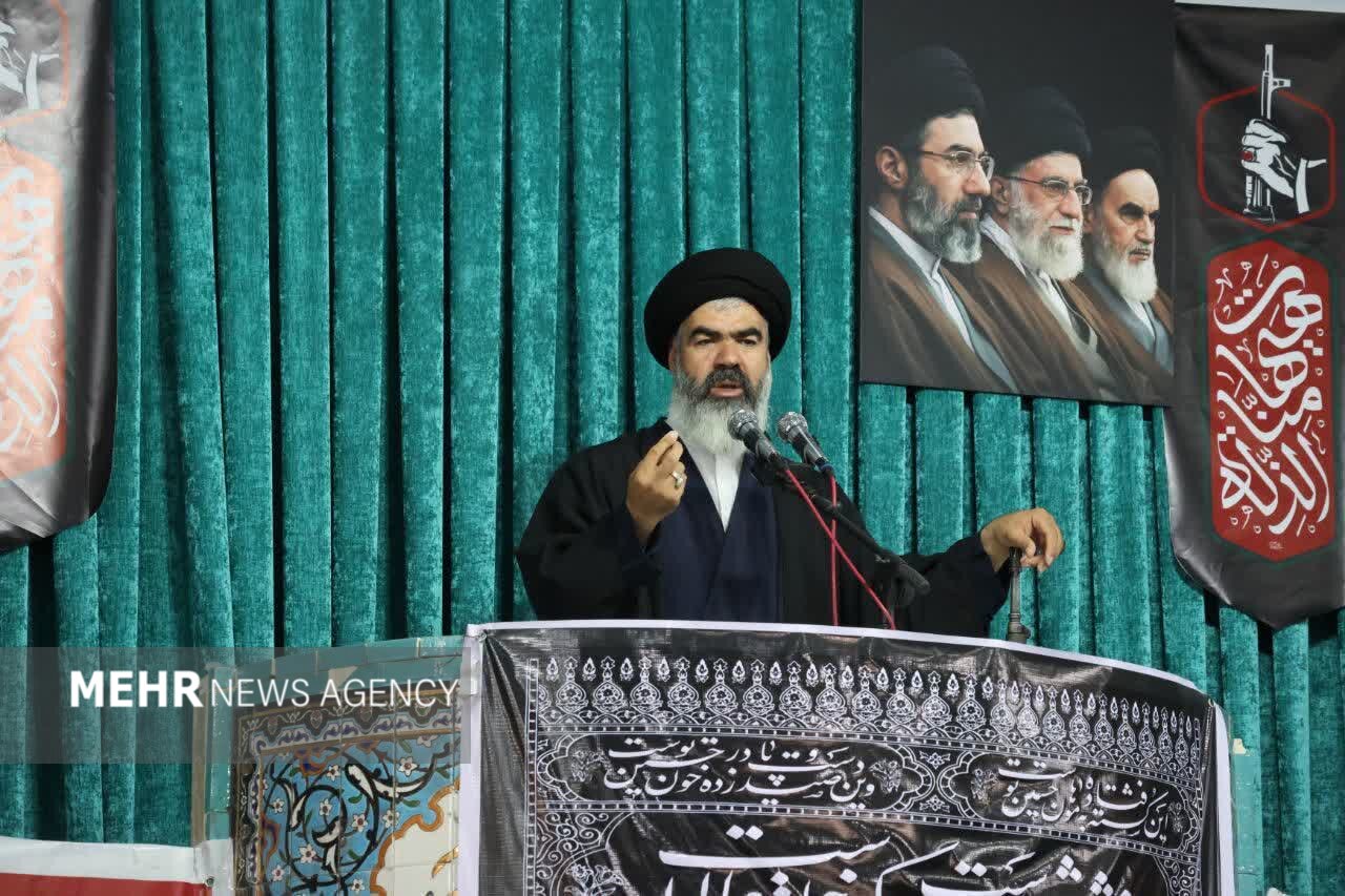 امام جمعه گلستان: مسئولان خبرنگاران را فرصت بدانند نه تهدید