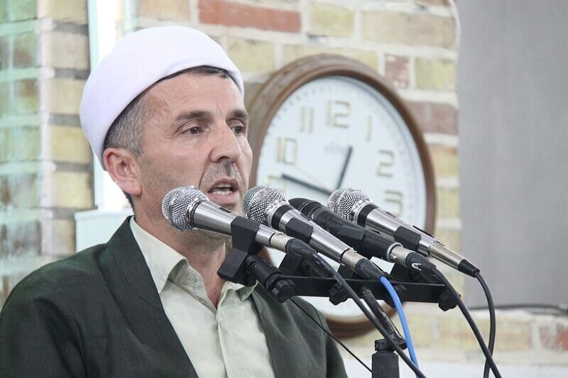 امام جمعه مهاباد: وحدت مسلمانان توطئه‌های دشمنان را خنثی می‌کند