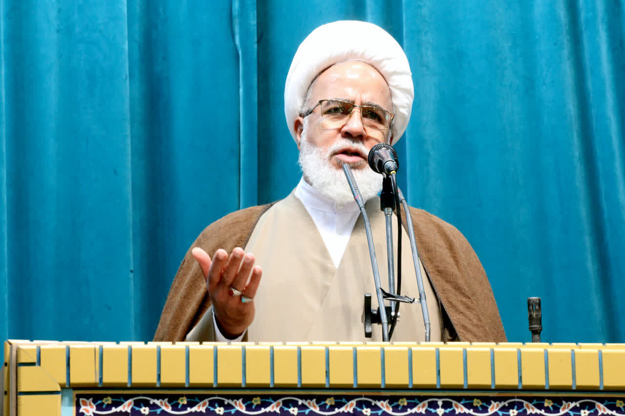 تأکید امام جمعه کرمانشاه بر وحدت قرآنی و ضرورت تشکیل جبهه قدرتمند اقتصادی