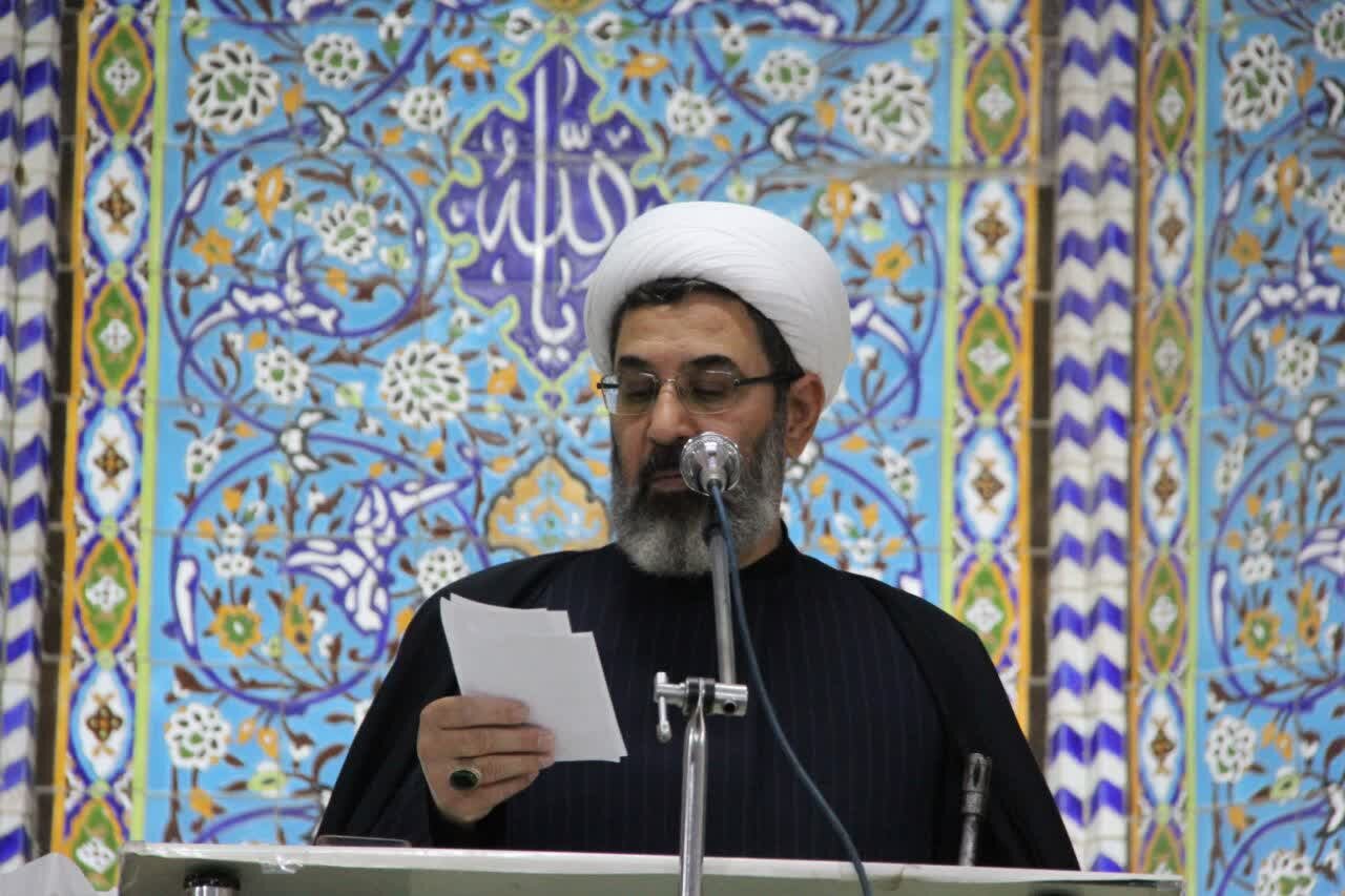 امام جمعه اسلام‌آباد غرب: تصمیم‌های هیجانی در بازار به زیان اقتصاد خانواده و کشور است