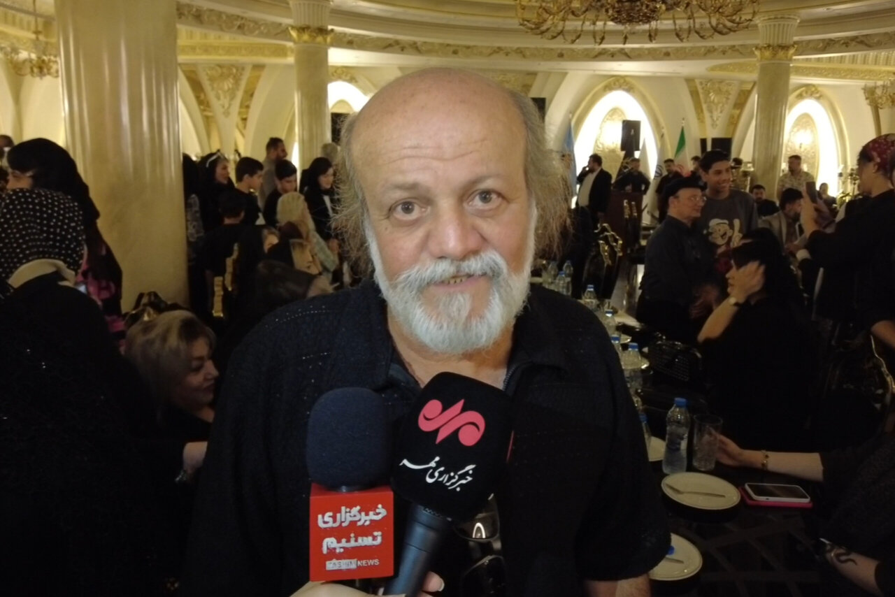 بزرگداشت اکبر عبدی در قرچک؛ امین تارخ: نامش هرگز از یادها نمی‌رود