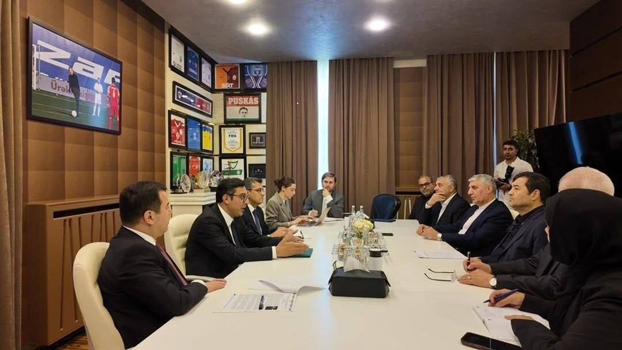 همکاری‌های ورزشی ایران و آذربایجان گسترش می‌یابد؛ از بازی دوستانه فوتبال تا ورزش زورخانه‌ای