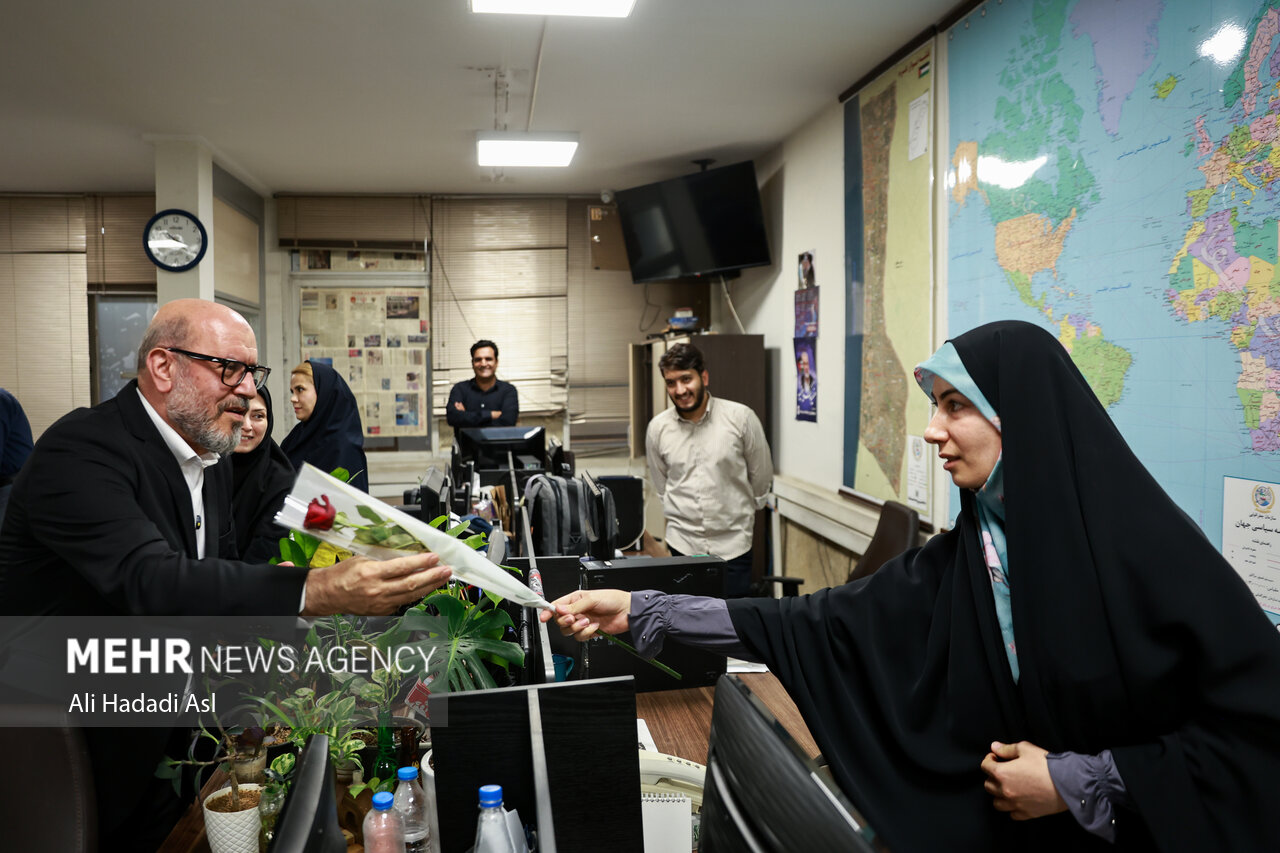 حسین دهقان در روز خبرنگار مهمان خبرگزاری مهر و تهران تایمز شد