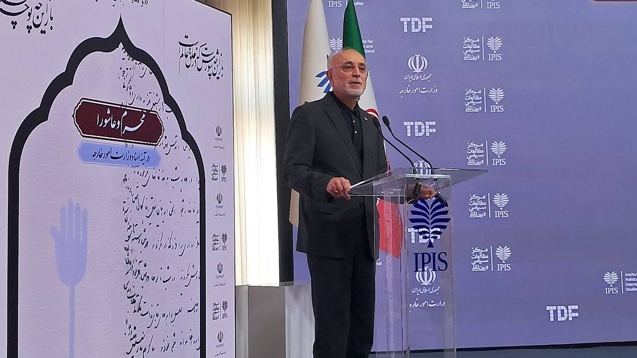 صالحی: عاشورا مدرسه گفت‌وگو بود؛ تا عاشورا پابرجاست ایران زنده است
