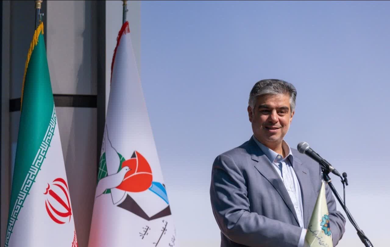 استاندار مرکزی: روایت رسانه‌ای زندگی شهدا، راه انتقال فرهنگ ایثار به نسل‌های آینده است