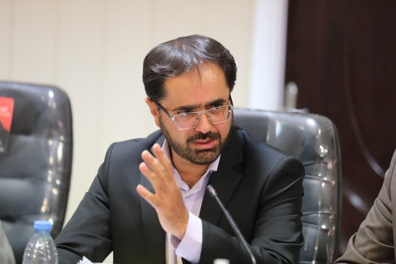 بازداشت مدیر شرکت لیزینگی خودرو در زرند به اتهام کلاهبرداری از شهروندان
