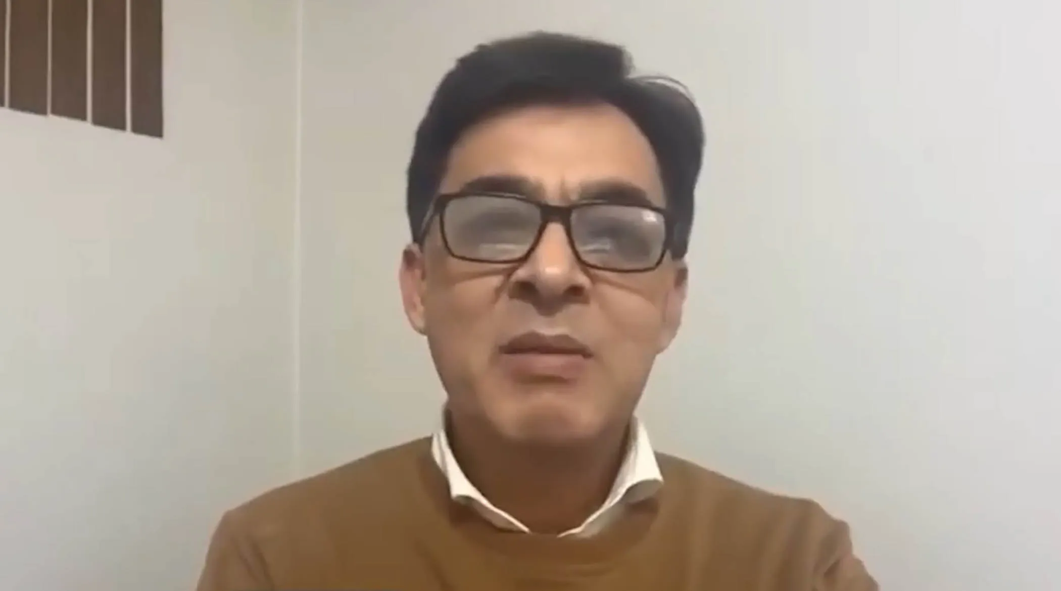 انتقاد تند خبرنگار پیشین بی‌بی‌سی از رضا پهلوی به خاطر سکوت درباره حادثه میناب