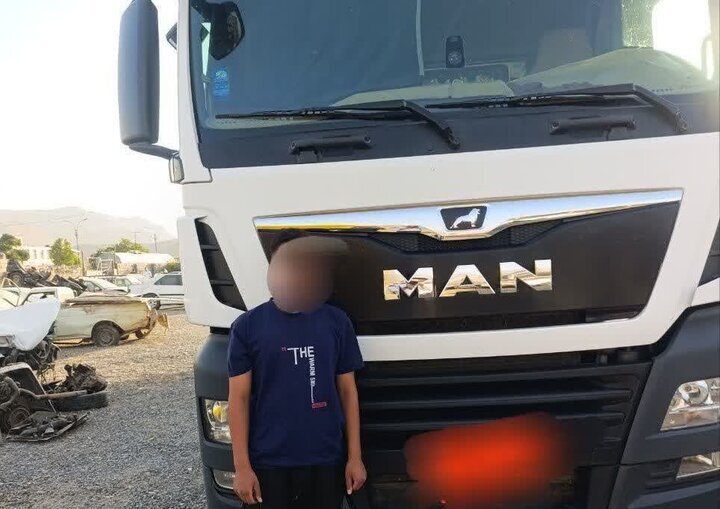 هشدار پلیس به خانواده‌ها پس از رانندگی یک نوجوان با خودروی سنگین در فراهان