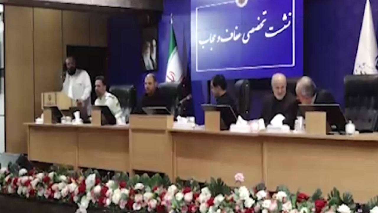 تأکید استاندار قم بر نهادینه‌سازی فرهنگ عفاف و حجاب در نشست فعالان فرهنگی