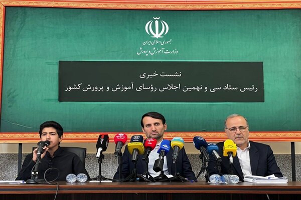سخنگوی آموزش و پرورش: معلمان بازنشسته از تمام امکانات رفاهی بهره‌مند می‌شوند