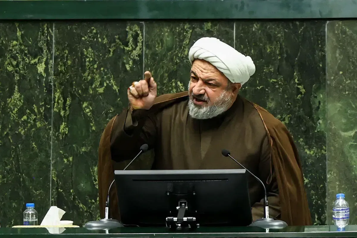 رسایی: منصوب رئیس‌جمهور نمی‌تواند مجلس را تعطیل کند؛ نیکزاد: ابلاغ تعویق انتخابات را هم دبیر شعام انجام داد