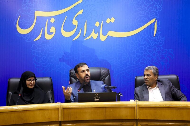 استاندار فارس: تکنولوژی‌زدگی در مدارس، تفکر دانش‌آموزان را تهدید می‌کند