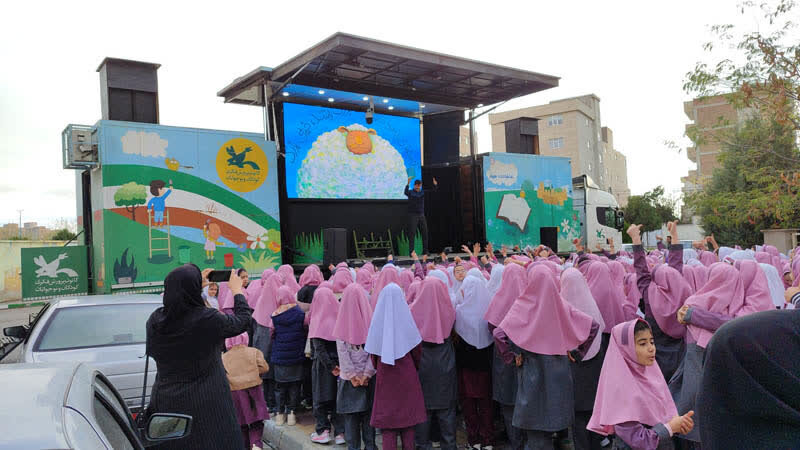 تماشاخانه سیار کانون، ۴۰ منطقه روستایی اردبیل را میهمان فرهنگ و شادی می‌کند