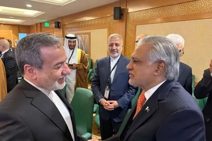 رایزنی تلفنی عراقچی و وزیر خارجه پاکستان درباره تحولات منطقه و «توافقنامه مکه»