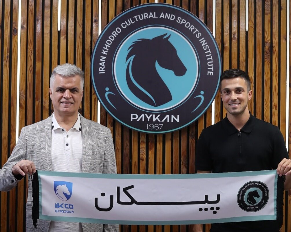 سجاد آشوری به پیکان برگشت؛ مهاجم باتجربه دوباره خودروساز شد