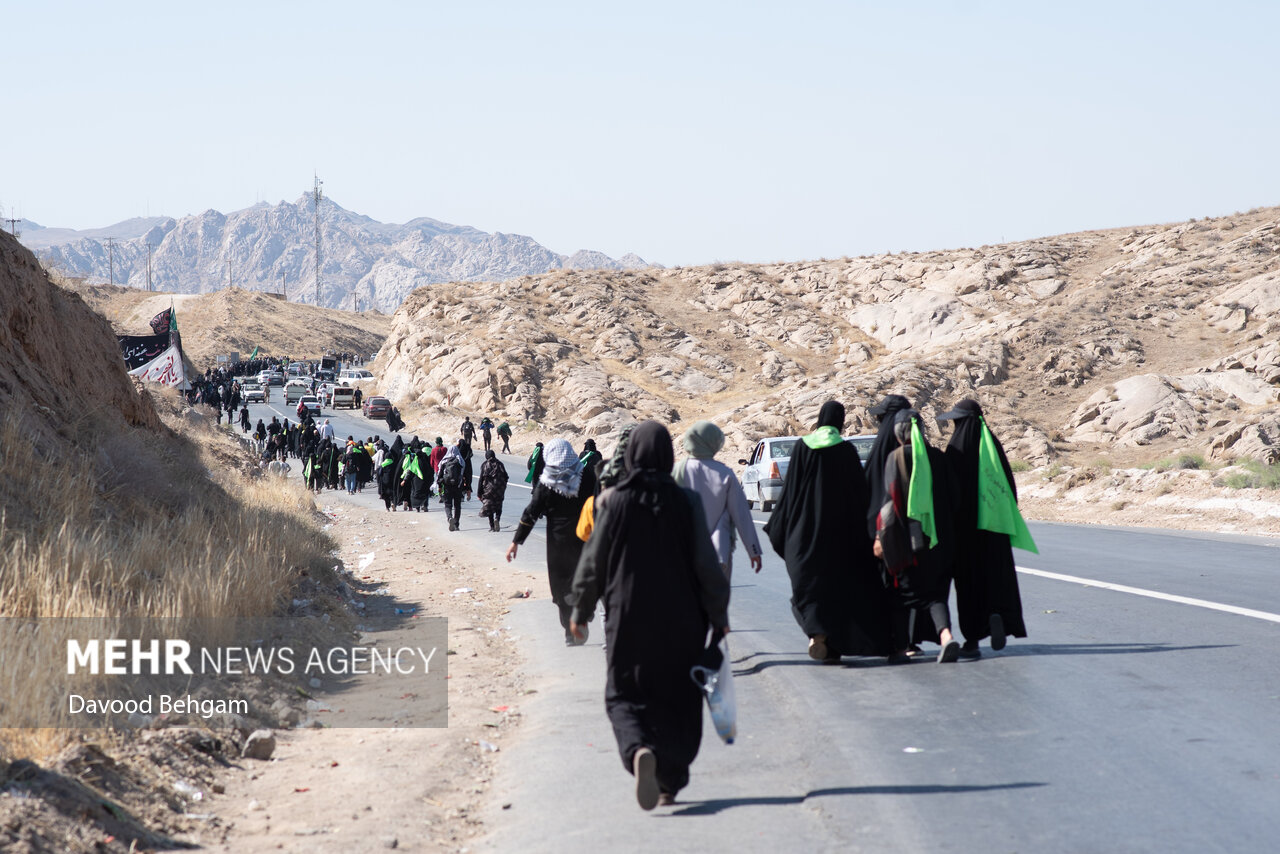 ادامه موج حضور زائران پیاده در مشهد؛ ۴۵ هزار نفر وارد حریم رضوی شدند