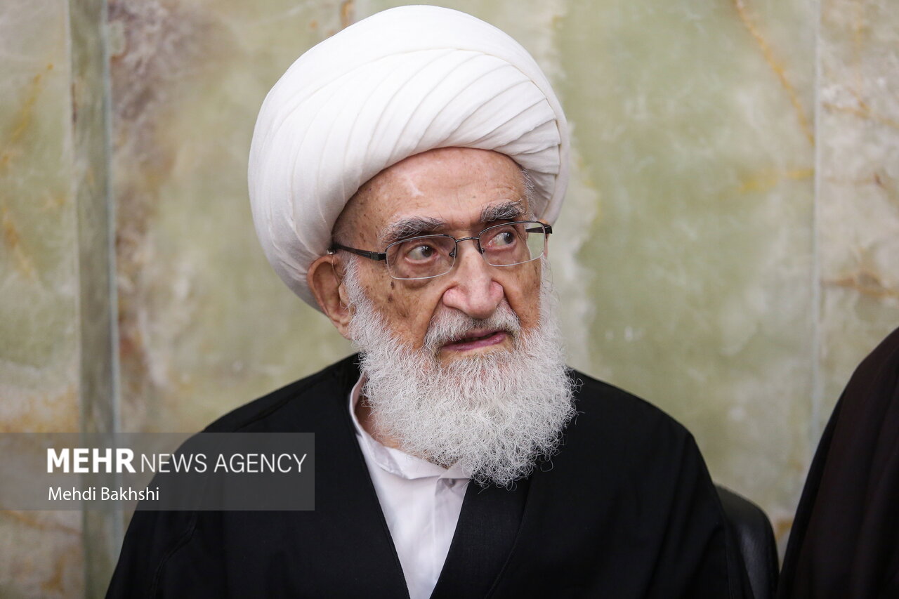پیام مرجع تقلید در سوگ همسر سید حسن خمینی؛ طلب رحمت و مغفرت برای آن مرحومه