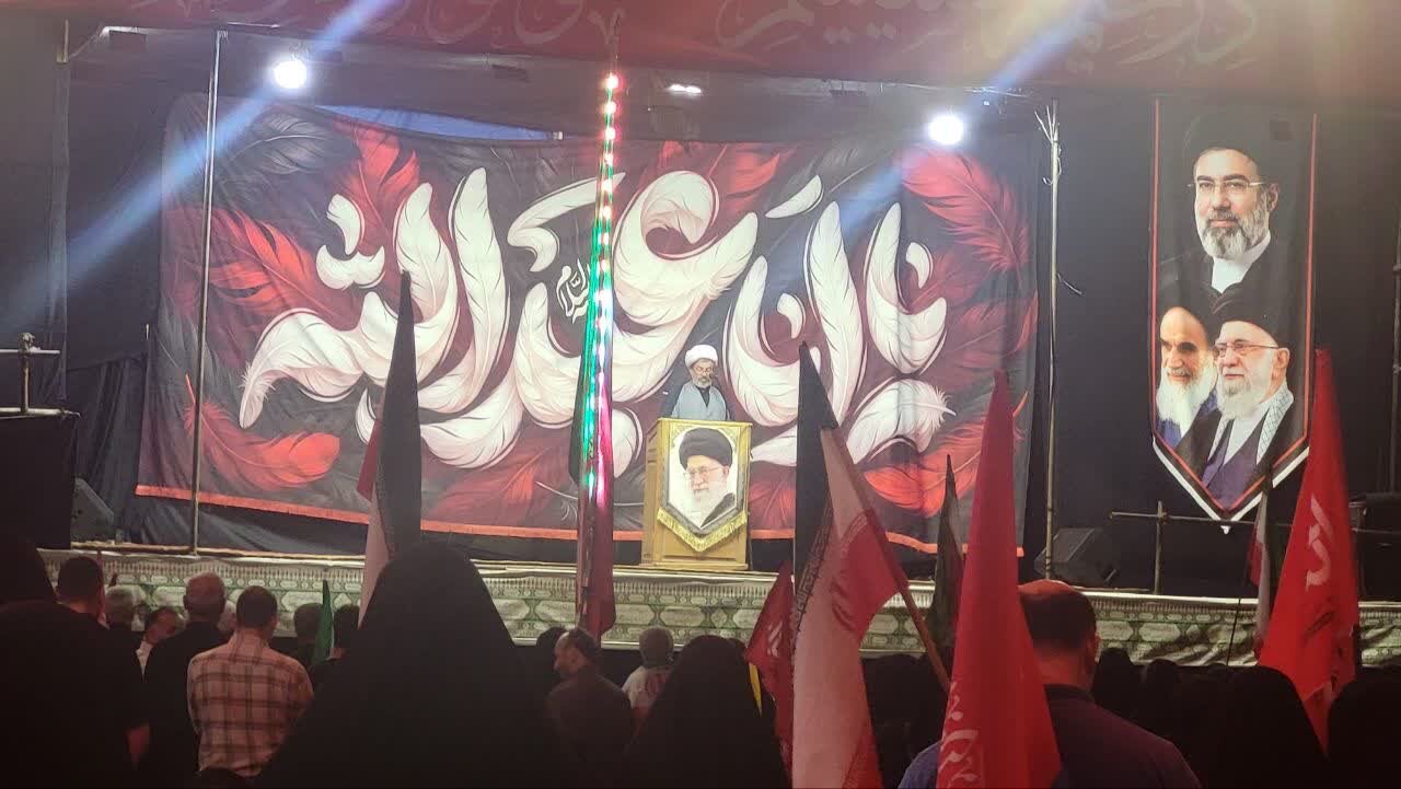 کوتاهی در دفاع از ولی فقیه، انسان را از برکات الهی محروم میکند