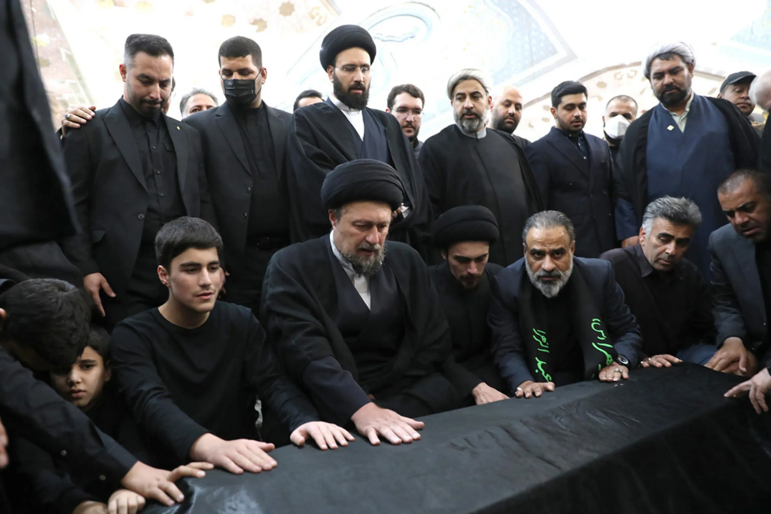 همسر آیت‌الله موسوی بجنوردی در حرم مطهر امام خمینی(س) به خاک سپرده شد