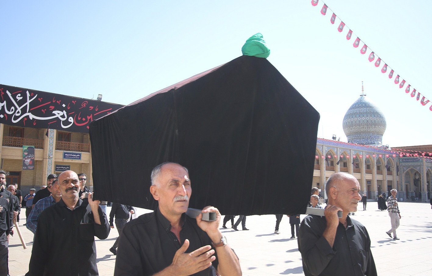 آیین سنتی عزاداری ۲۸ صفر در شیراز؛ از چهارراه مشیر تا حرم شاهچراغ