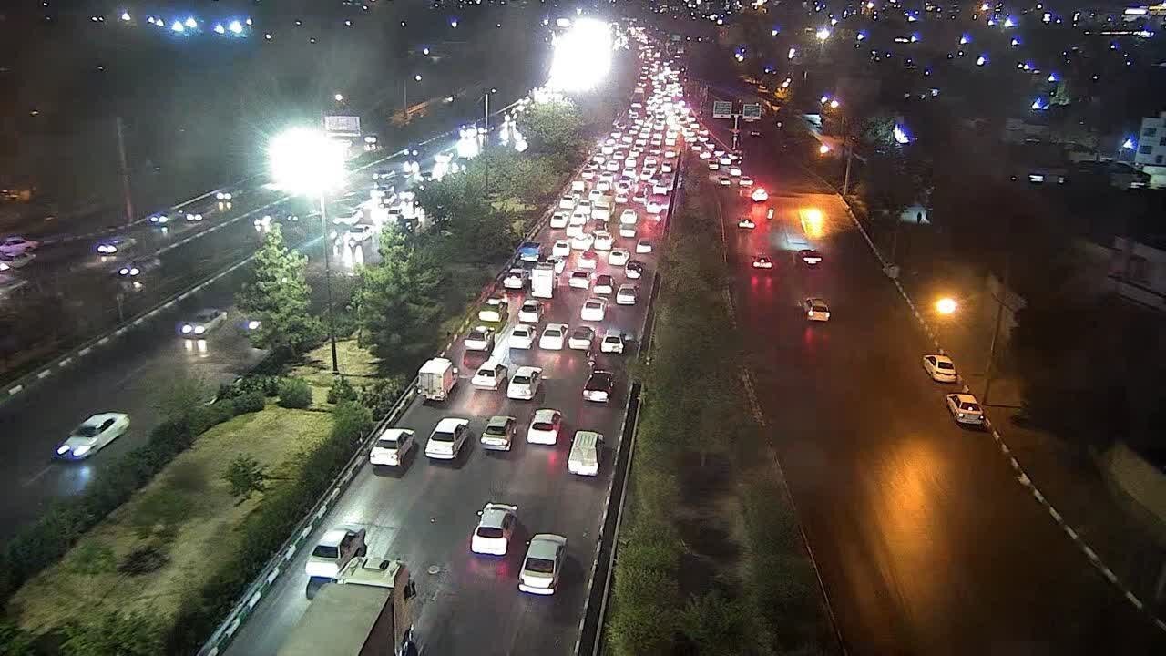 ترافیک پرحجم در معابر پرتردد مشهد در شب رحلت پیامبر(ص)