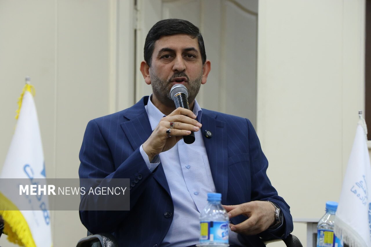 نماینده اهواز: توسعه کشور بدون رسانه قوی محقق نمی‌شود