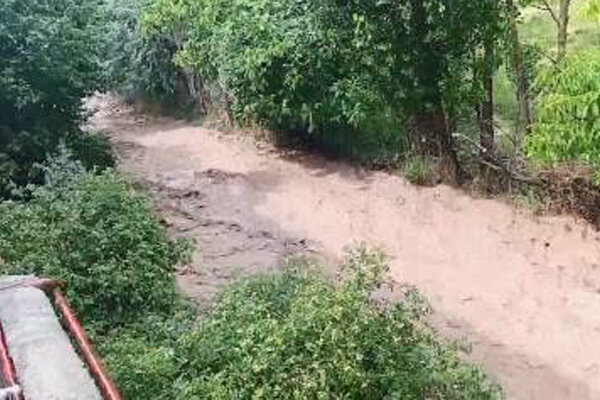 سیل تابستانی در مازندران؛ راه ارتباطی روستاهای سوادکوه مسدود شد