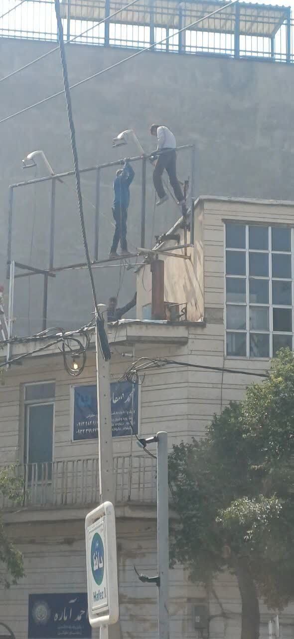 نمایی از تابلوهای تبلیغاتی در معابر شهرکرد