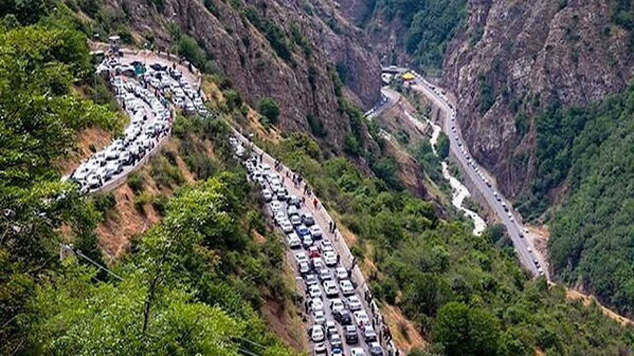ترافیک سنگین در محورهای شمالی؛ مسیر برگشت جاده چالوس تا اطلاع ثانوی ممنوع شد