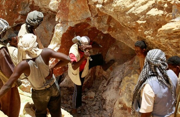 فاجعه در محل دفن زباله آفریقای جنوبی؛ ۱۴ حفار غیرمجاز زیر آوار جان باختند