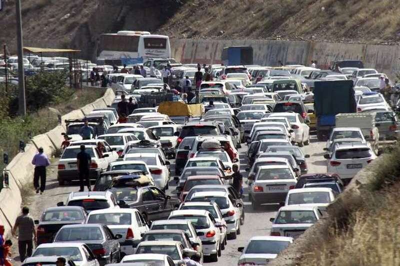 گزارش راهداری گیلان از ترافیک سنگین در محورهای ورودی استان