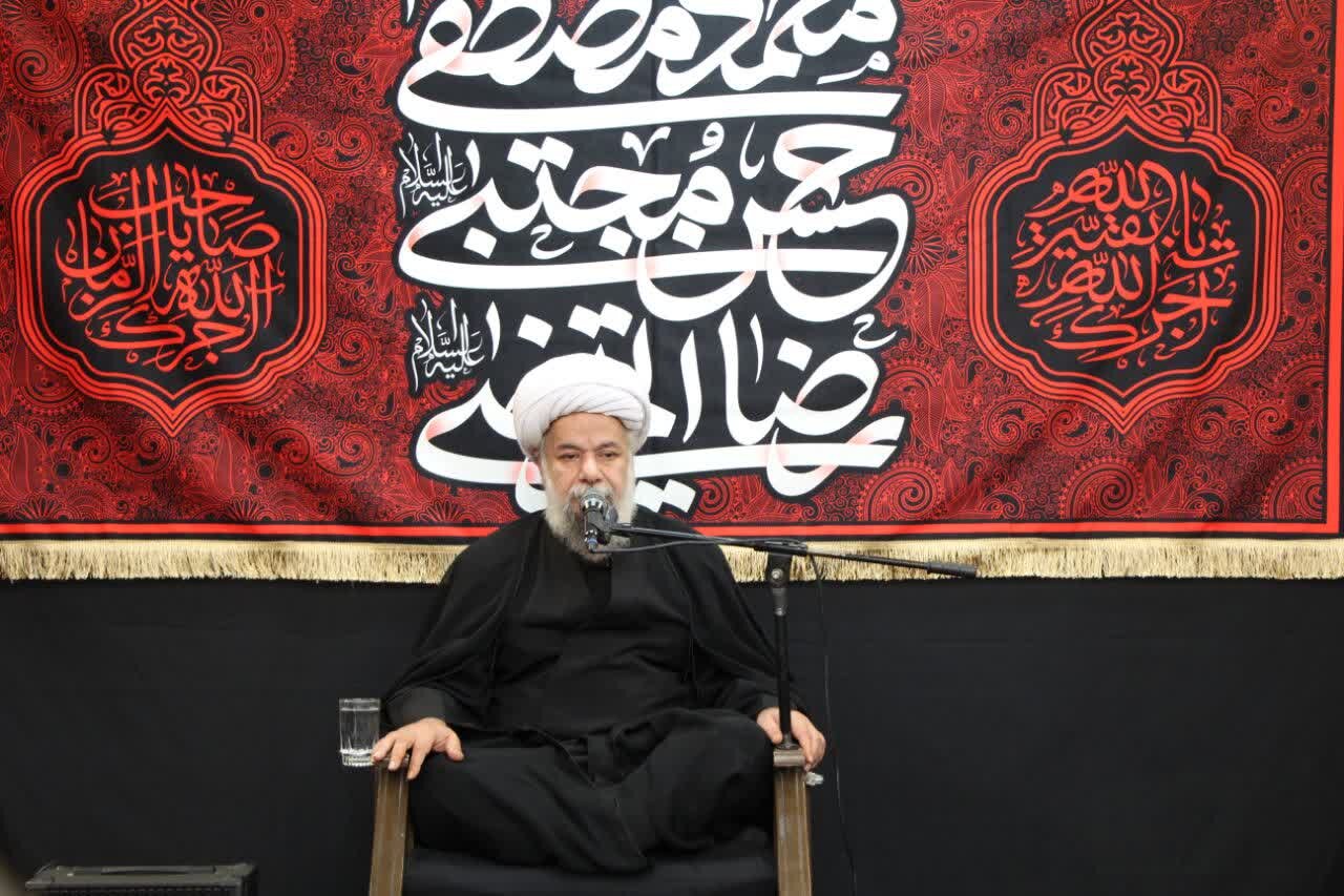 استاد حوزه: استقامت پیامبر(ص) رمز ماندگاری رسالت الهی بود