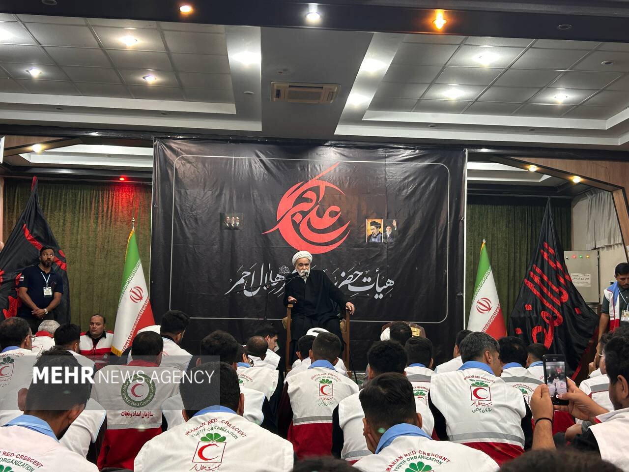 آیت‌الله معزی: هیئت‌ها نباید به شور حسینی بسنده کنند؛ پاسخگوی نیاز فکری جوانان باشند