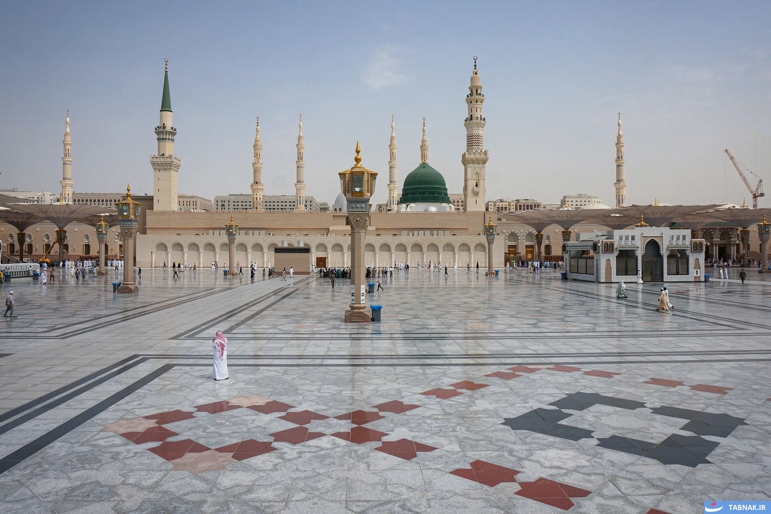 زائران در حرم نبوی