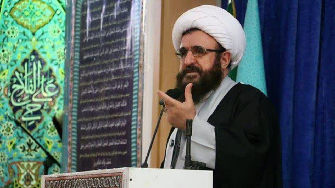 آیت‌الله صفری: فتنه حق و باطل را مشتبه می‌کند/ بصیرت، سپر جامعه در برابر توطئه دشمنان