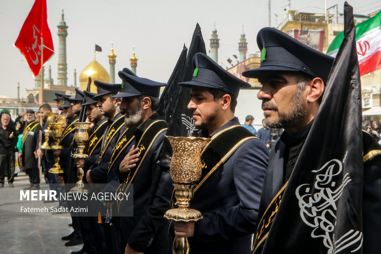 دسته سوگواری خادمان حرم بانوی کرامت در سالروز شهادت امام رضا(ع)