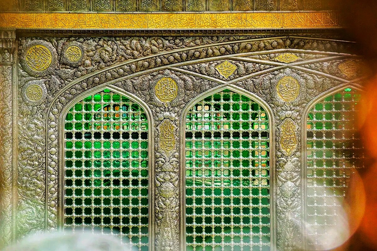 از ضریح چوبی تیموری تا طرح فرشچیان؛ نمادهای شیعی در پنج ضریح امام رضا(ع)