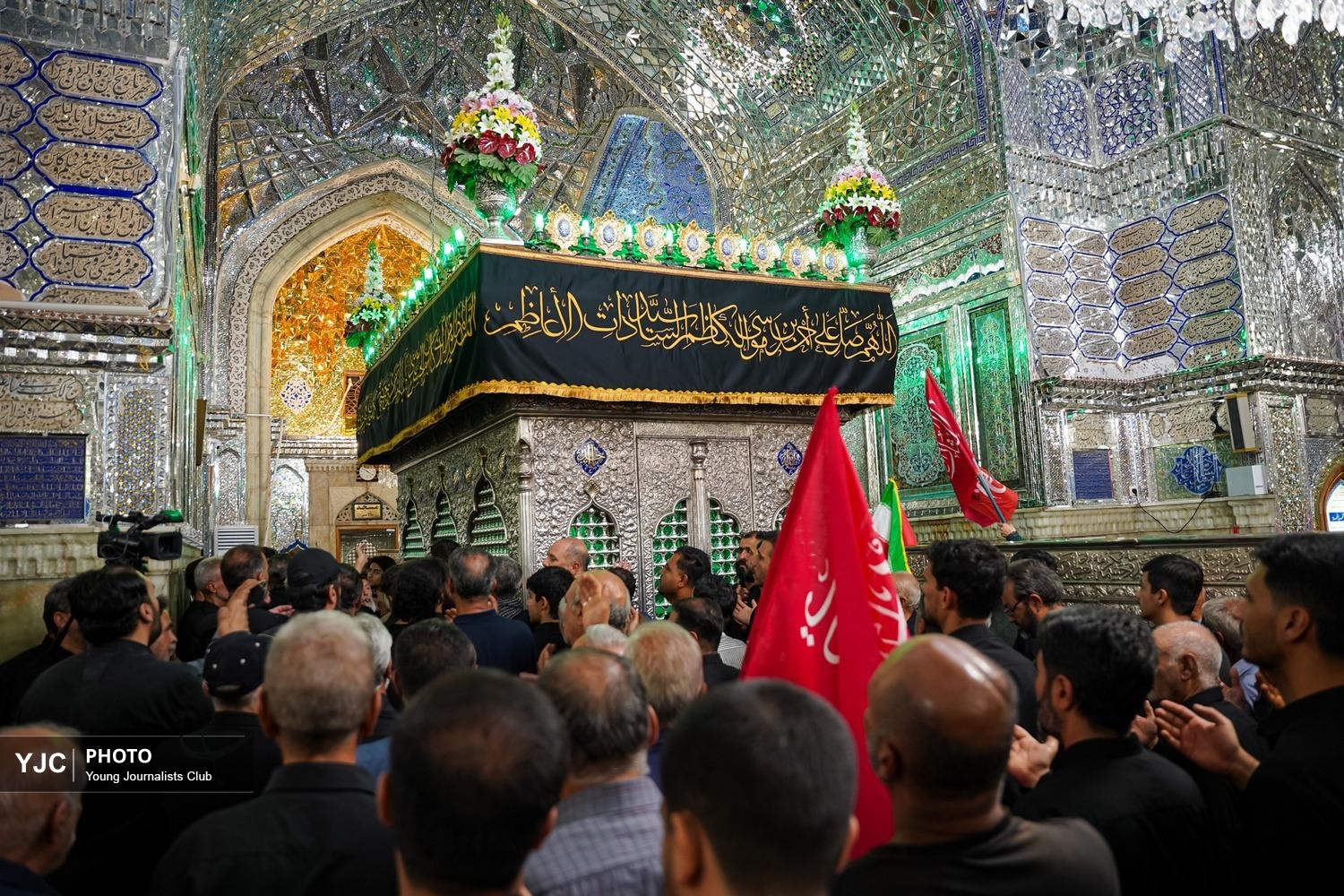 سوگواره رضوی در فارس؛ بارگاه شاهچراغ(ع) میزبان عاشقان امام رضا(ع)