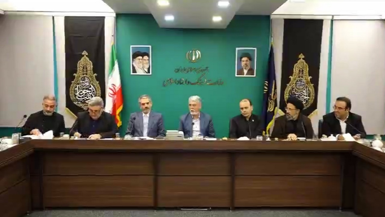 صالحی: الغدیر ثمره ۴۰ سال تلاش علامه امینی است / وعده تکمیل ۳۰۰ طرح نیمه‌تمام فرهنگی