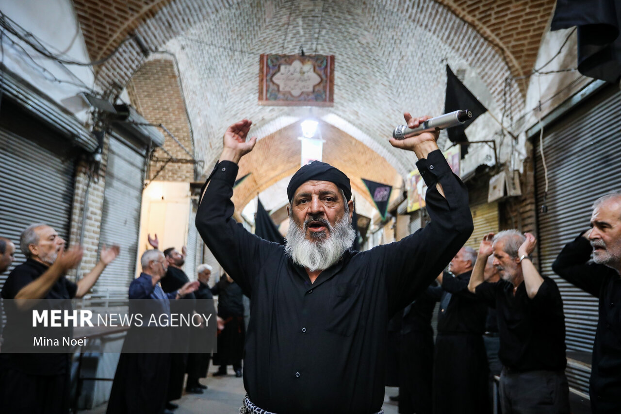 سوگواره شهادت ثامن الحجج؛ بازار سرپوشیده تبریز میزبان عزاداران شد